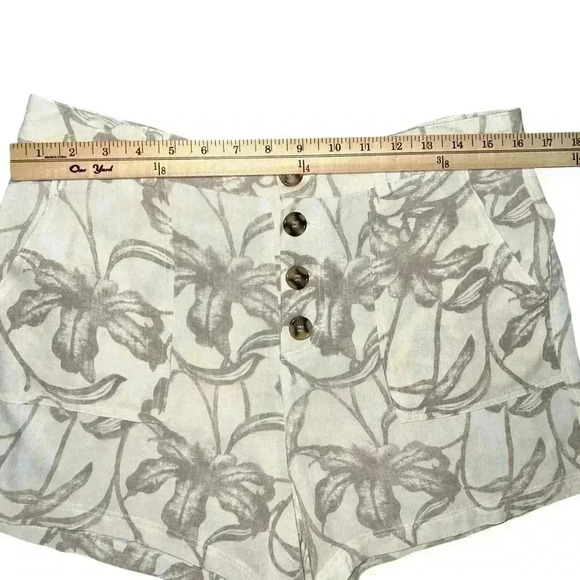 O’Neill button fly tan and white shorts size 30 - Picture 8 of 10